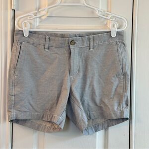 Khakis by Gap Girlfriend 5” Short Gray & Navy Stripe Chino Shorts Womens Size 8